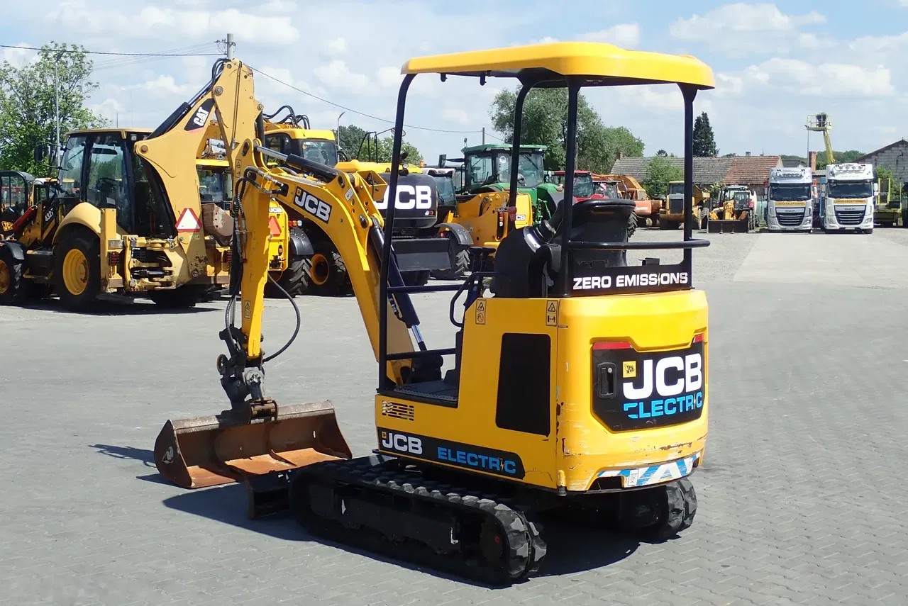 2019 JCB 19C-1 E, 1 017 mth, dovoz Skladem v EU — foto 3 z 19
