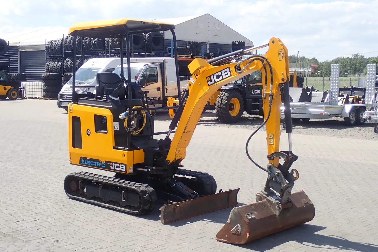2019 JCB 19C-1 E, 1 017 mth, dovoz Skladem v EU — foto 7 z 19