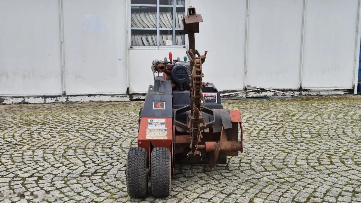 2000 Ditch Witch BAGR, 907 mth, dovoz Skladem v EU — foto 2 z 19