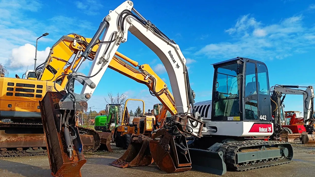 2004 Bobcat 442, 7 680 mth, dovoz Skladem v EU — foto 2 z 13