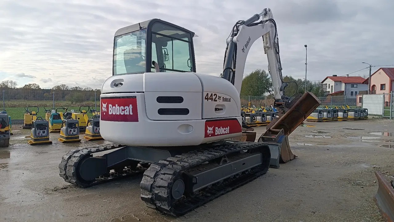 2004 Bobcat 442, 7 680 mth, dovoz Skladem v EU — foto 5 z 13