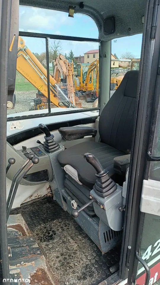 2004 Bobcat 442, 7 680 mth, dovoz Skladem v EU — foto 9 z 13