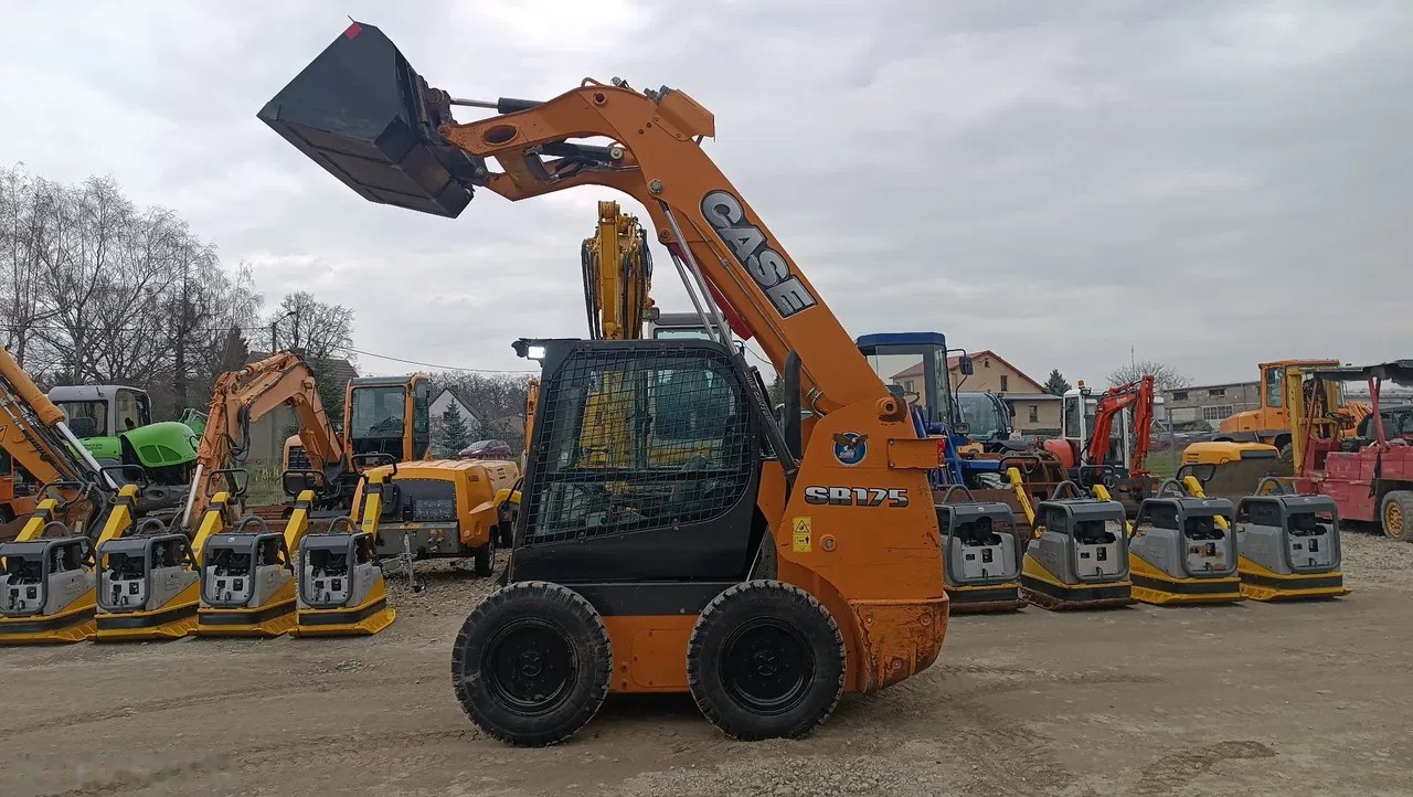 2014 Case SR 175, 3 000 mth, dovoz Skladem v EU — foto 1