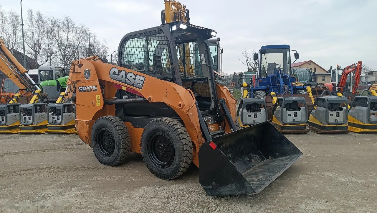2014 Case SR 175, 3 000 mth, dovoz Skladem v EU — foto 2 z 13