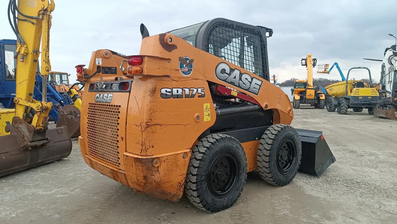 2014 Case SR 175, 3 000 mth, dovoz Skladem v EU — foto 4 z 13