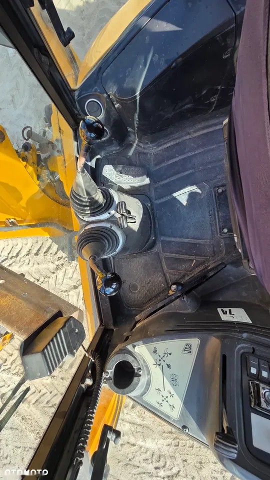 2005 JCB, 10 453 mth, dovoz Skladem v EU — foto 8 z 9