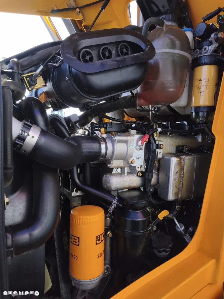 2017 JCB 3CX, dovoz Skladem v EU — foto 5 z 10