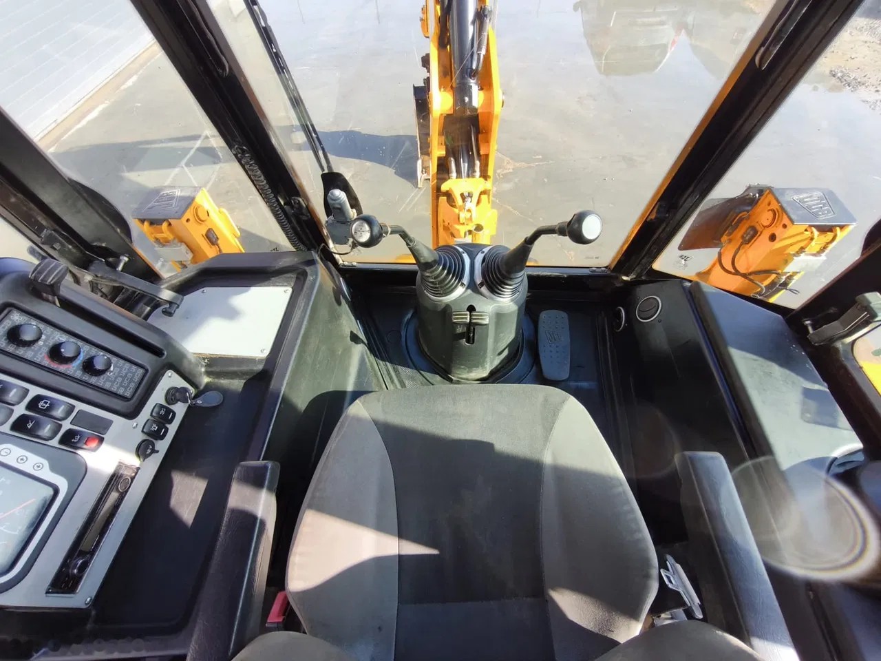 2017 JCB 3CX, dovoz Skladem v EU — foto 6 z 10