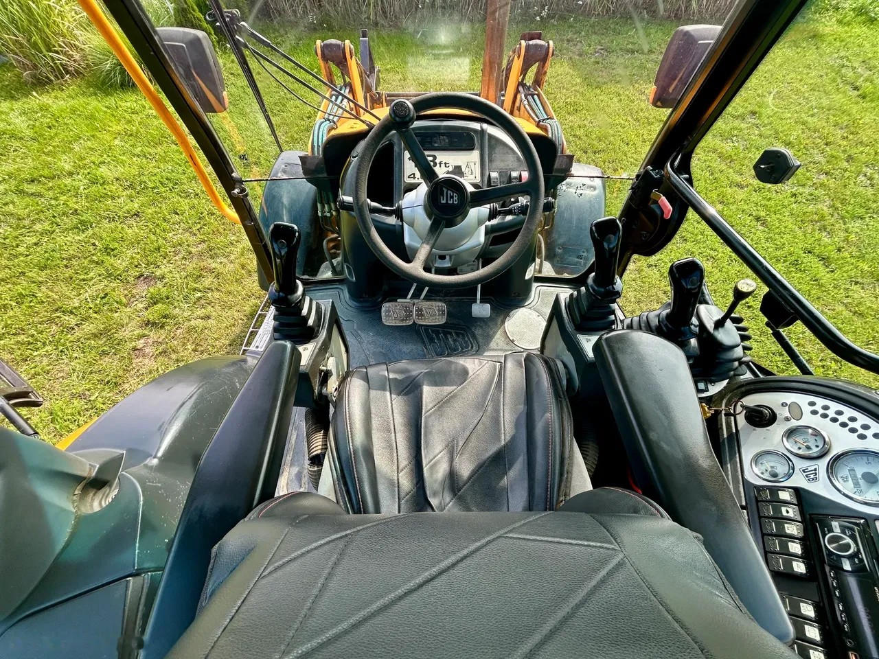 2004 JCB 3CX Contractor, 14 300 mth, dovoz Skladem v EU — foto 7 z 13
