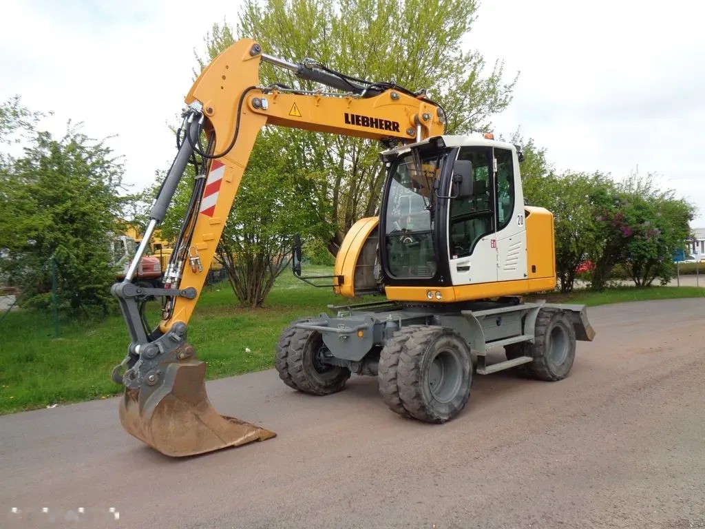 2021 Liebherr 913, 3 335 mth, dovoz Skladem v EU — foto 2 z 19