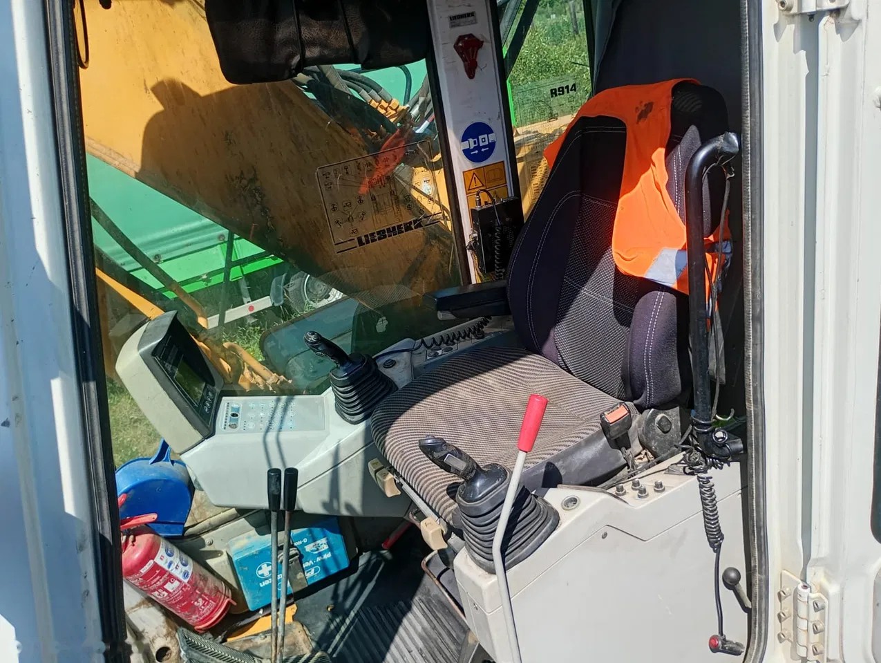 2002 Liebherr, 24 018 mth, dovoz Skladem v EU — foto 13 z 15