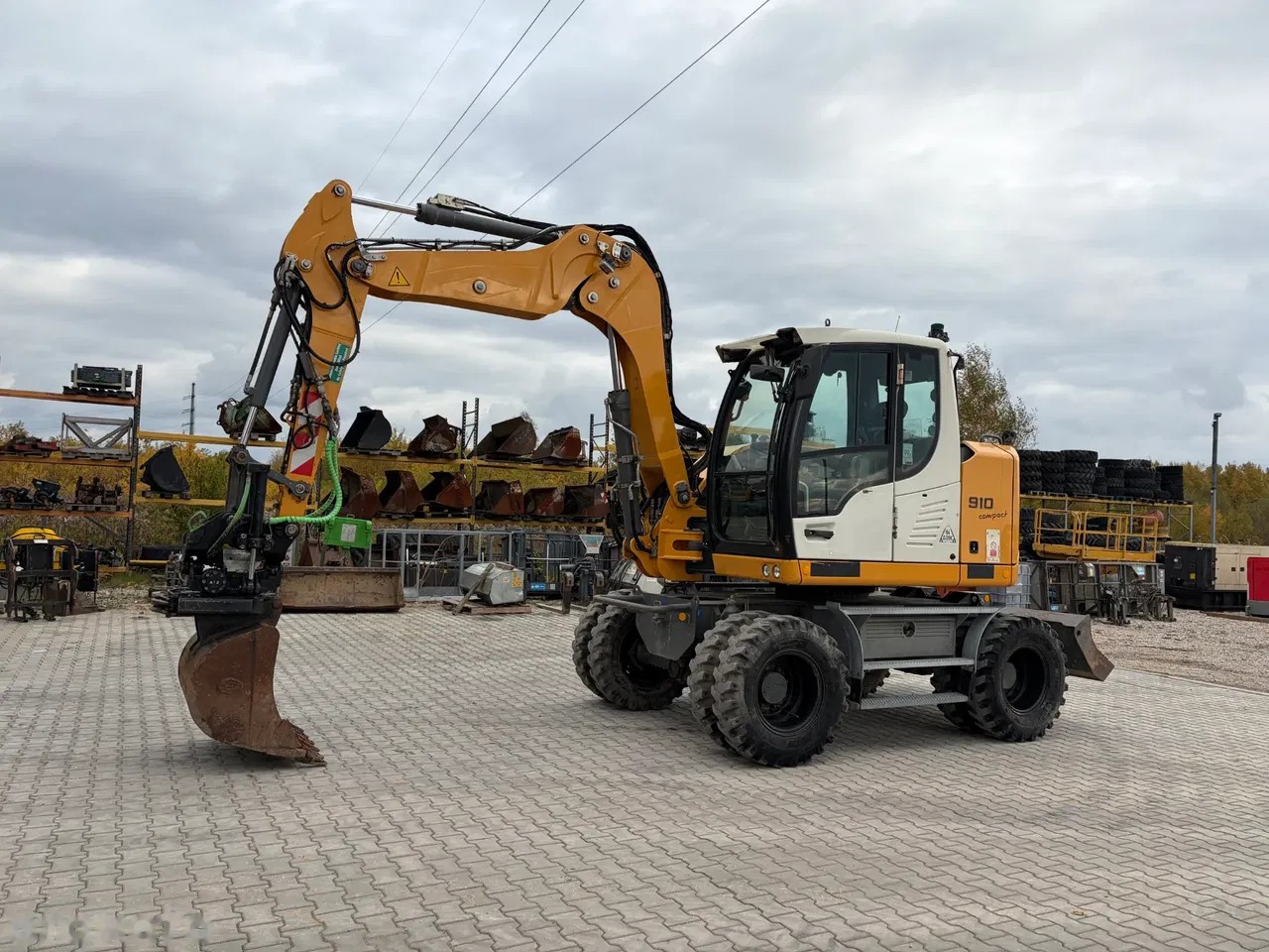 2016 Liebherr A910, 10 720 mth, dovoz Skladem v EU — foto 2 z 17
