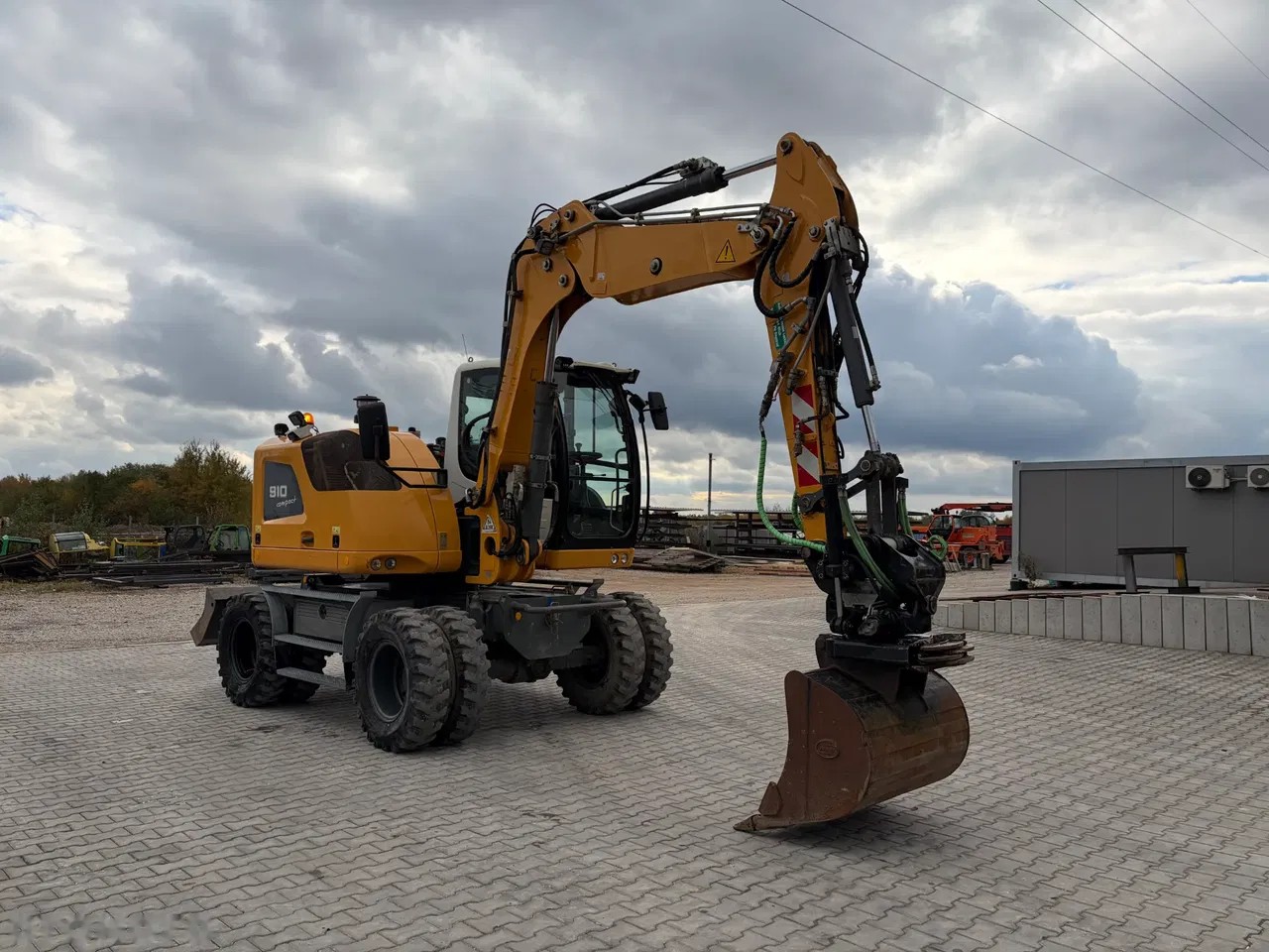 2016 Liebherr A910, 10 720 mth, dovoz Skladem v EU — foto 8 z 17