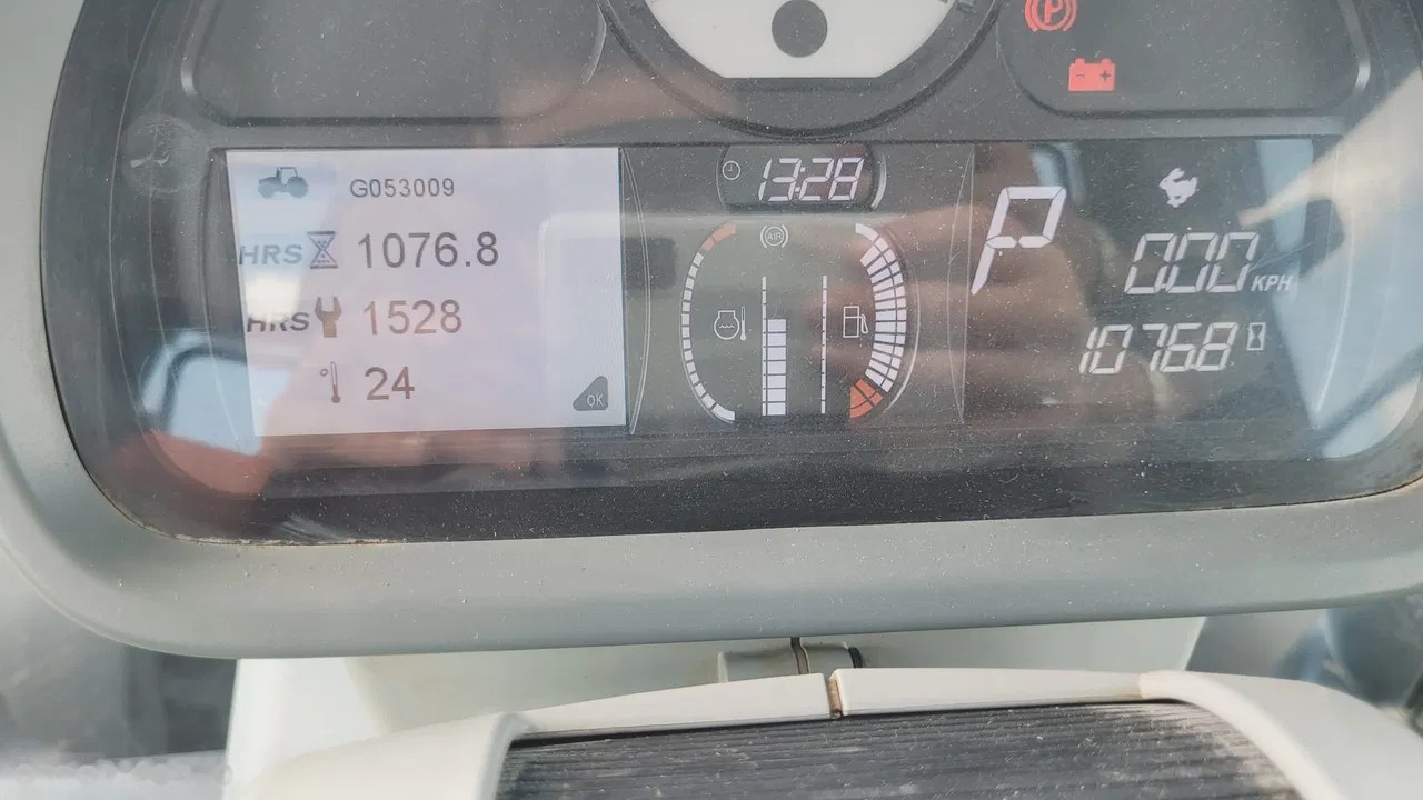 2016 Valtra S274, 1 076 mth, dovoz Skladem v EU — foto 13 z 19