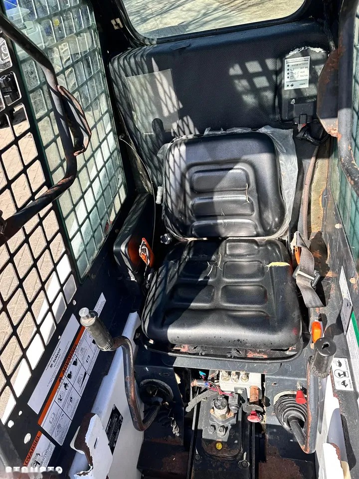 2002 Bobcat 463, 5 609 mth, dovoz Skladem v EU — foto 7 z 9
