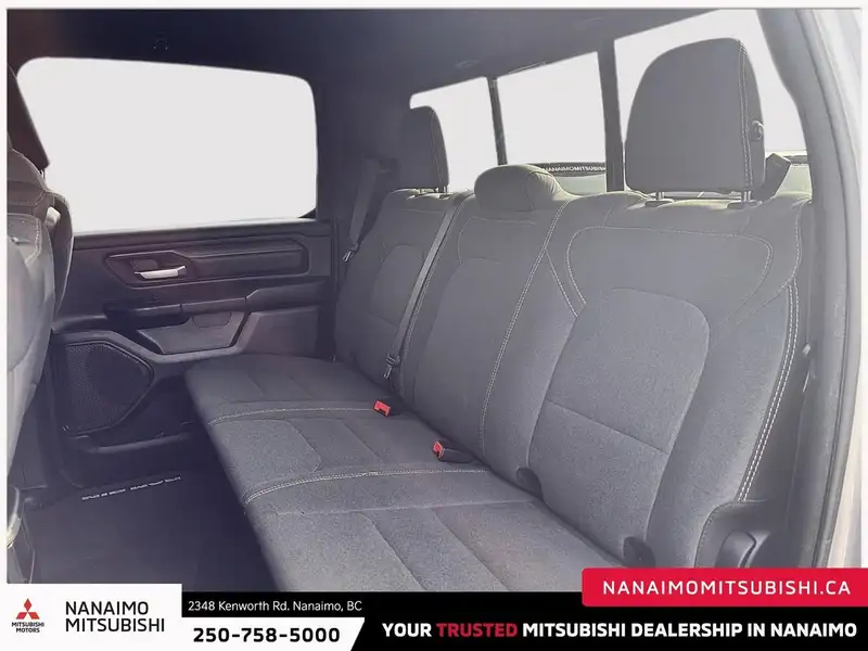 2022 RAM 1500 Tradesman, stříbrná, 51 550 km, dovoz Kanada — foto 9 z 12