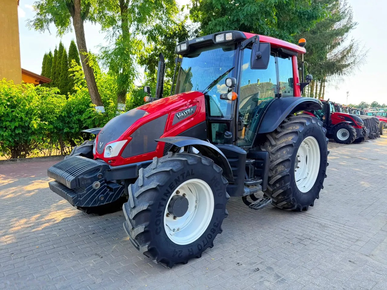 2014 Valtra N93 HiTech, 6 590 mth, dovoz Skladem v EU — foto 2 z 24