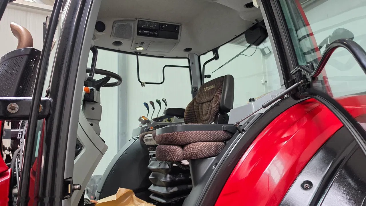 2015 Valtra, 4 200 mth, dovoz Skladem v EU — foto 4 z 24