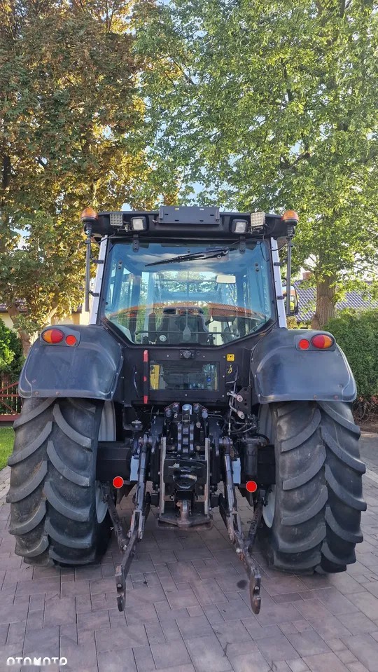 2007 Valtra N121, 12 300 mth, dovoz Skladem v EU — foto 2 z 24