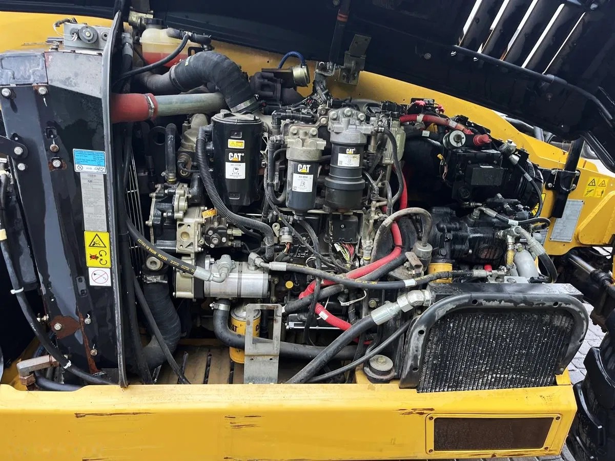 2018 Caterpillar TH357D AG HANDLER, 4 176 mth, dovoz Skladem v EU — foto 8 z 15