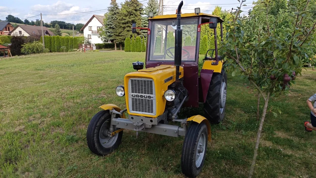 1982 Ls Traktor C 330, dovoz Skladem v EU — foto 4 z 5