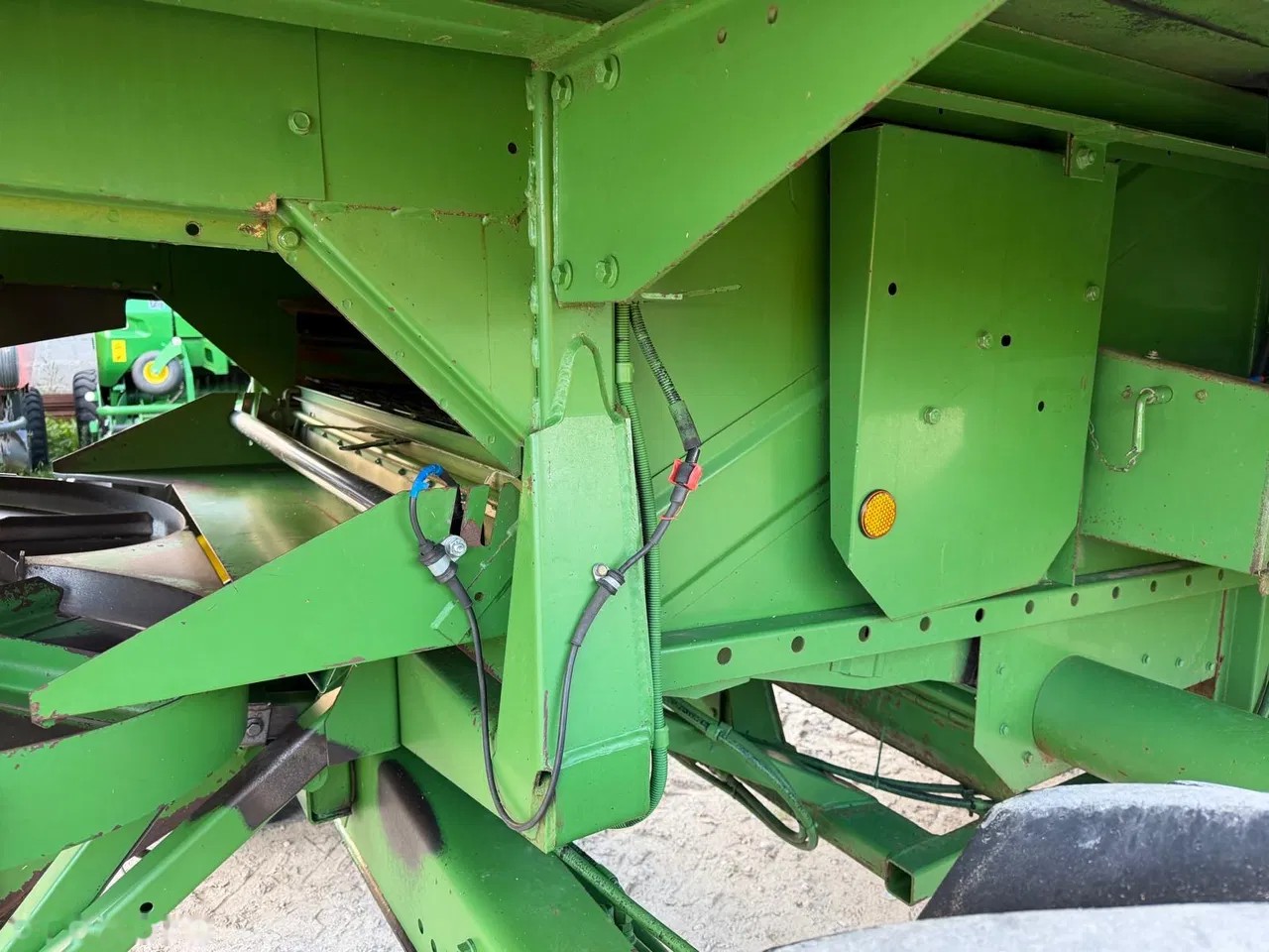 2001 John Deere 2256, dovoz Skladem v EU — foto 7 z 20