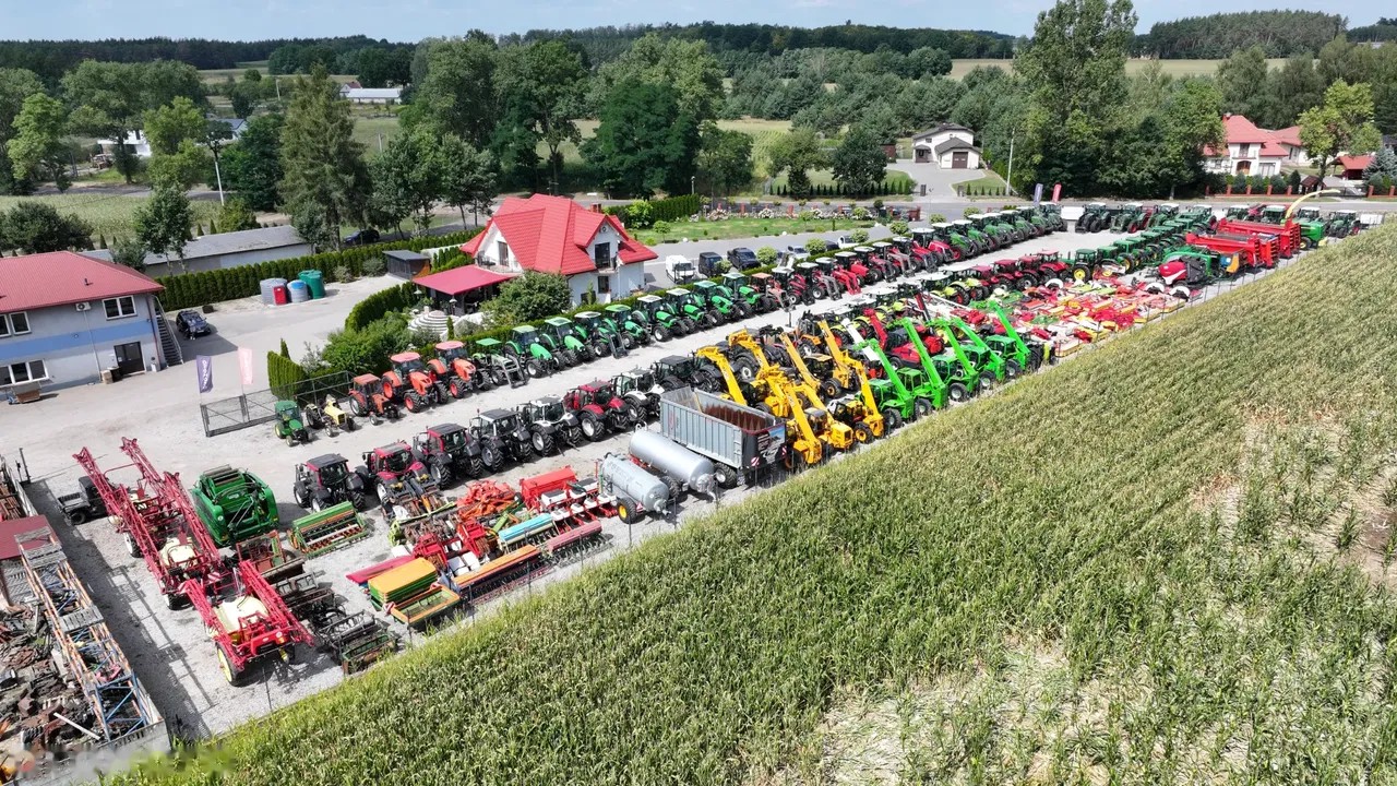 2015 Valtra, 5 500 mth, dovoz Skladem v EU — foto 2 z 13