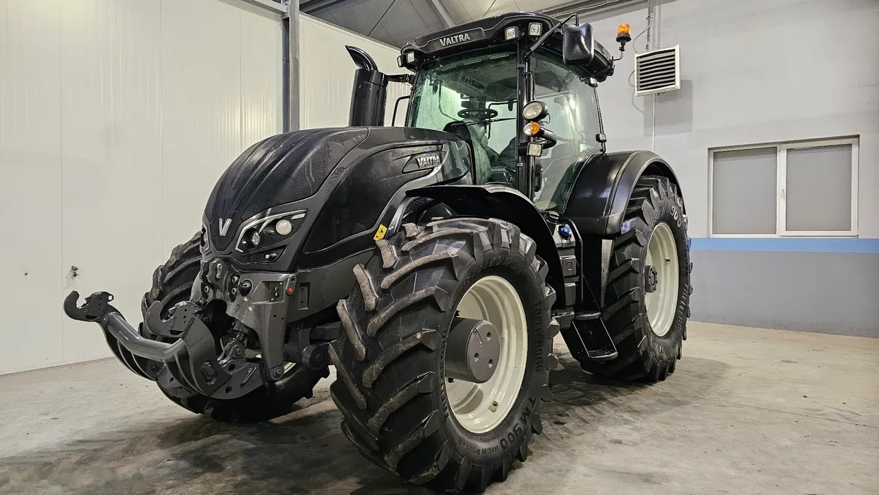 2015 Valtra, 5 500 mth, dovoz Skladem v EU — foto 3 z 13