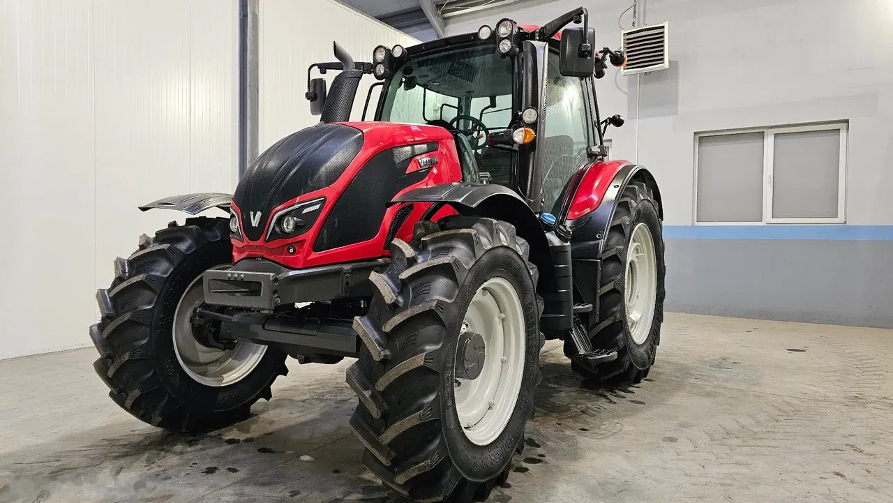 2017 Valtra, 5 500 mth, dovoz Skladem v EU — foto 12 z 15