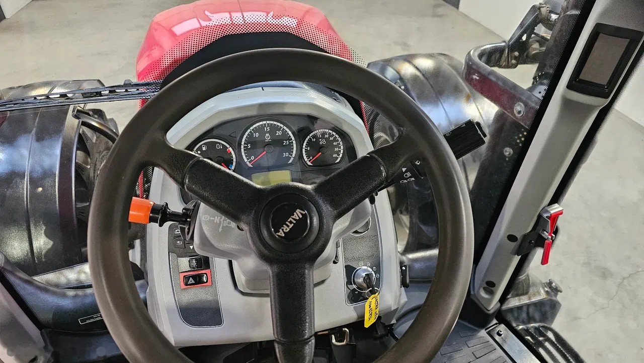 2017 Valtra, 5 500 mth, dovoz Skladem v EU — foto 15 z 15