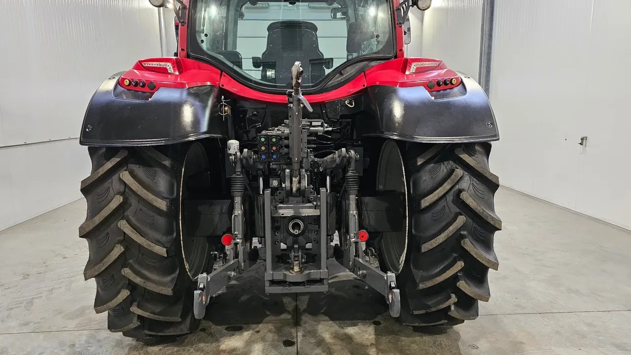 2017 Valtra, 5 500 mth, dovoz Skladem v EU — foto 8 z 15