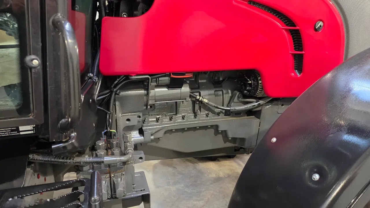 2013 Valtra, 7 500 mth, dovoz Skladem v EU — foto 14 z 14