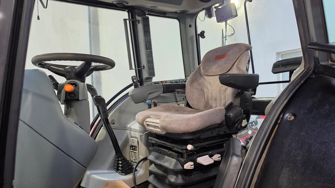 2013 Valtra, 7 500 mth, dovoz Skladem v EU — foto 3 z 14