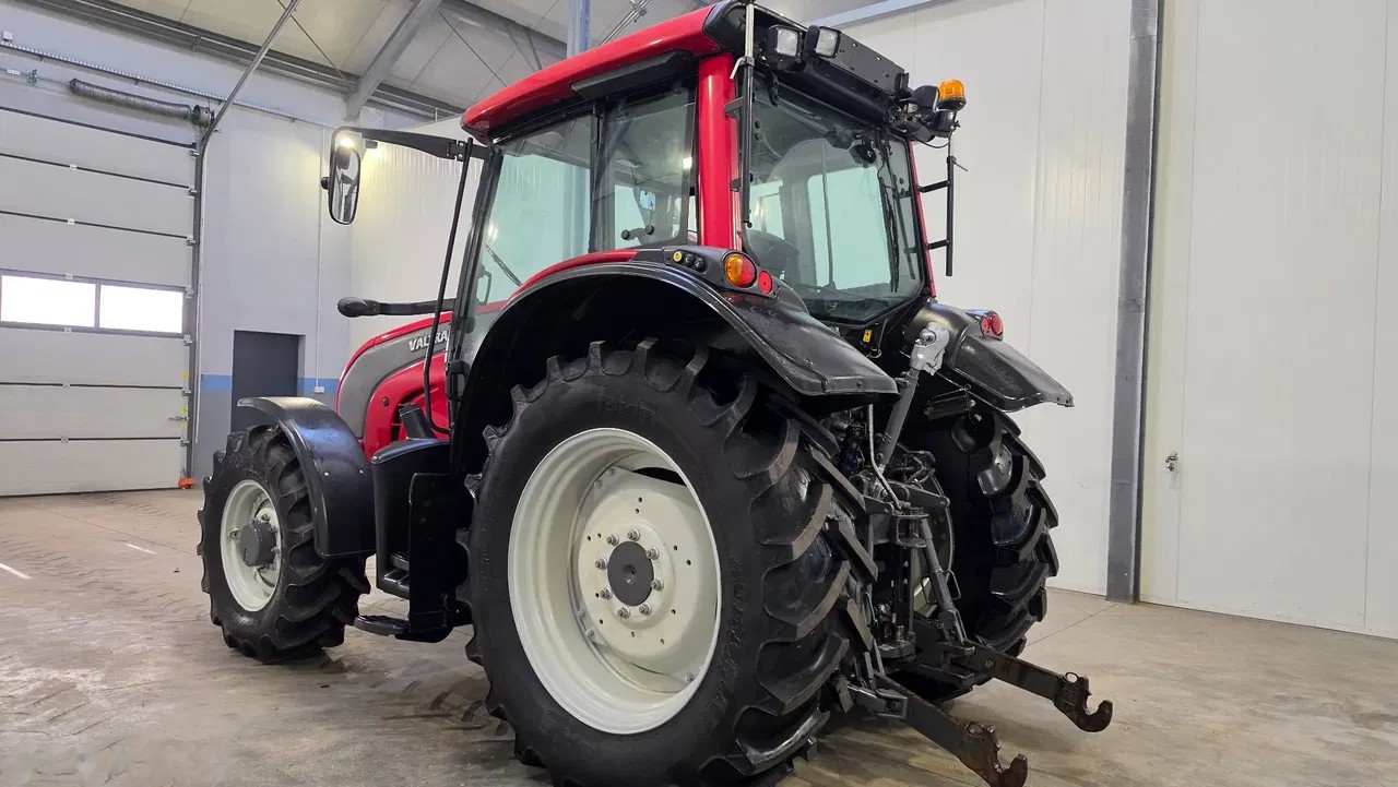 2013 Valtra, 7 500 mth, dovoz Skladem v EU — foto 8 z 14