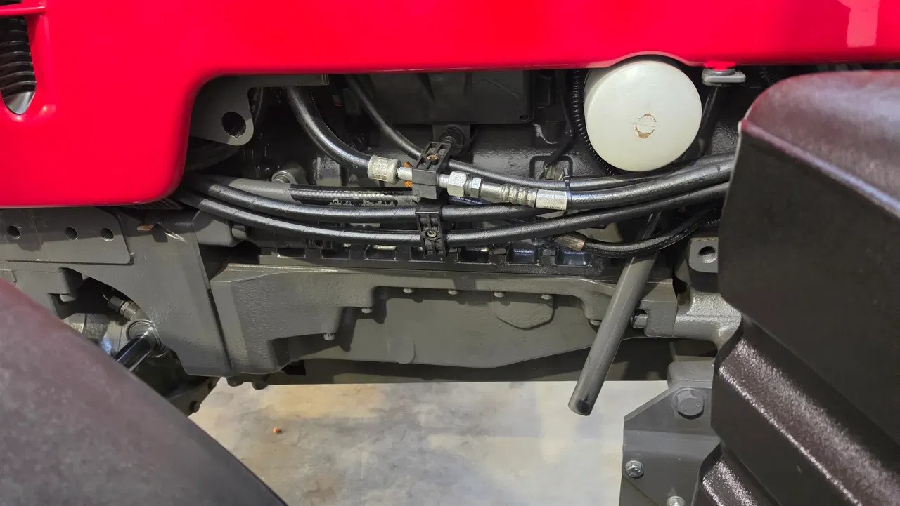 2013 Valtra, 7 500 mth, dovoz Skladem v EU — foto 9 z 14