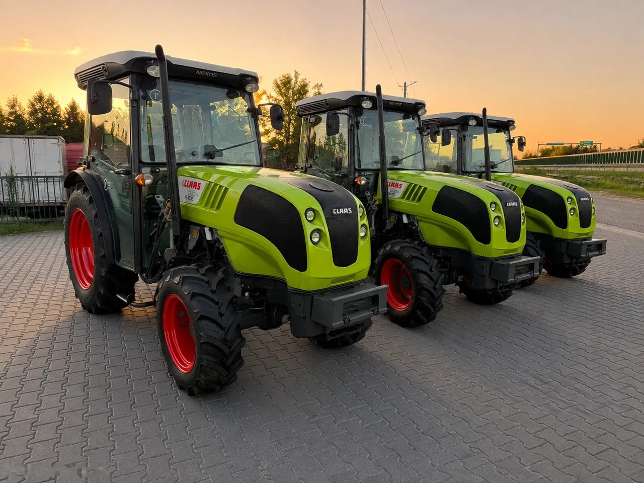 2014 Claas NEXOS, 3 647 mth, dovoz Skladem v EU — foto 1