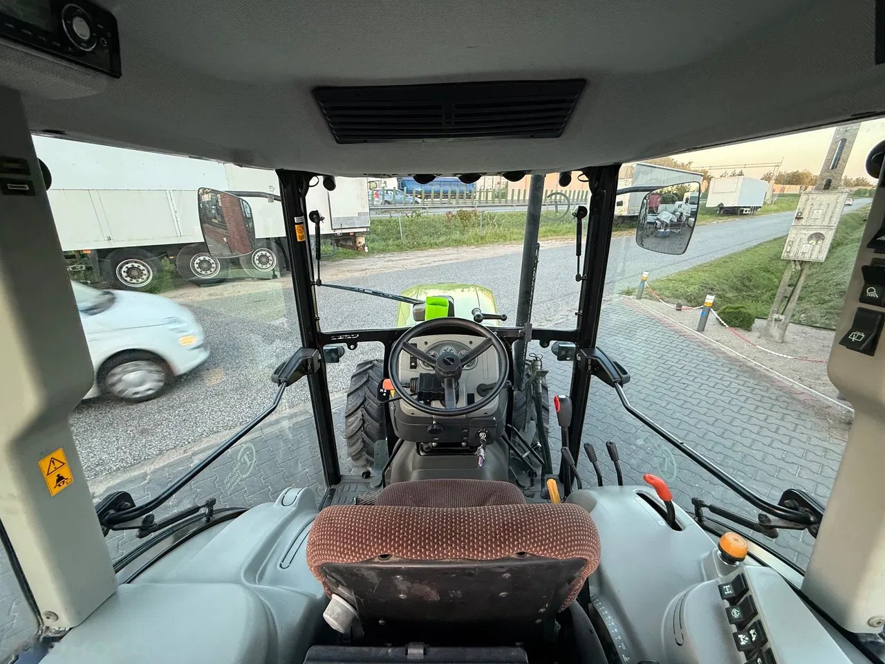 2014 Claas NEXOS, 3 647 mth, dovoz Skladem v EU — foto 10 z 11