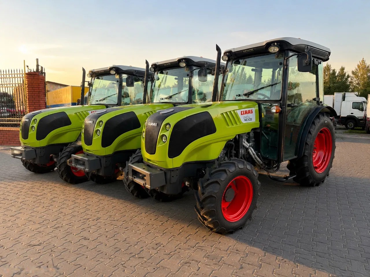 2014 Claas NEXOS, 3 647 mth, dovoz Skladem v EU — foto 2 z 11