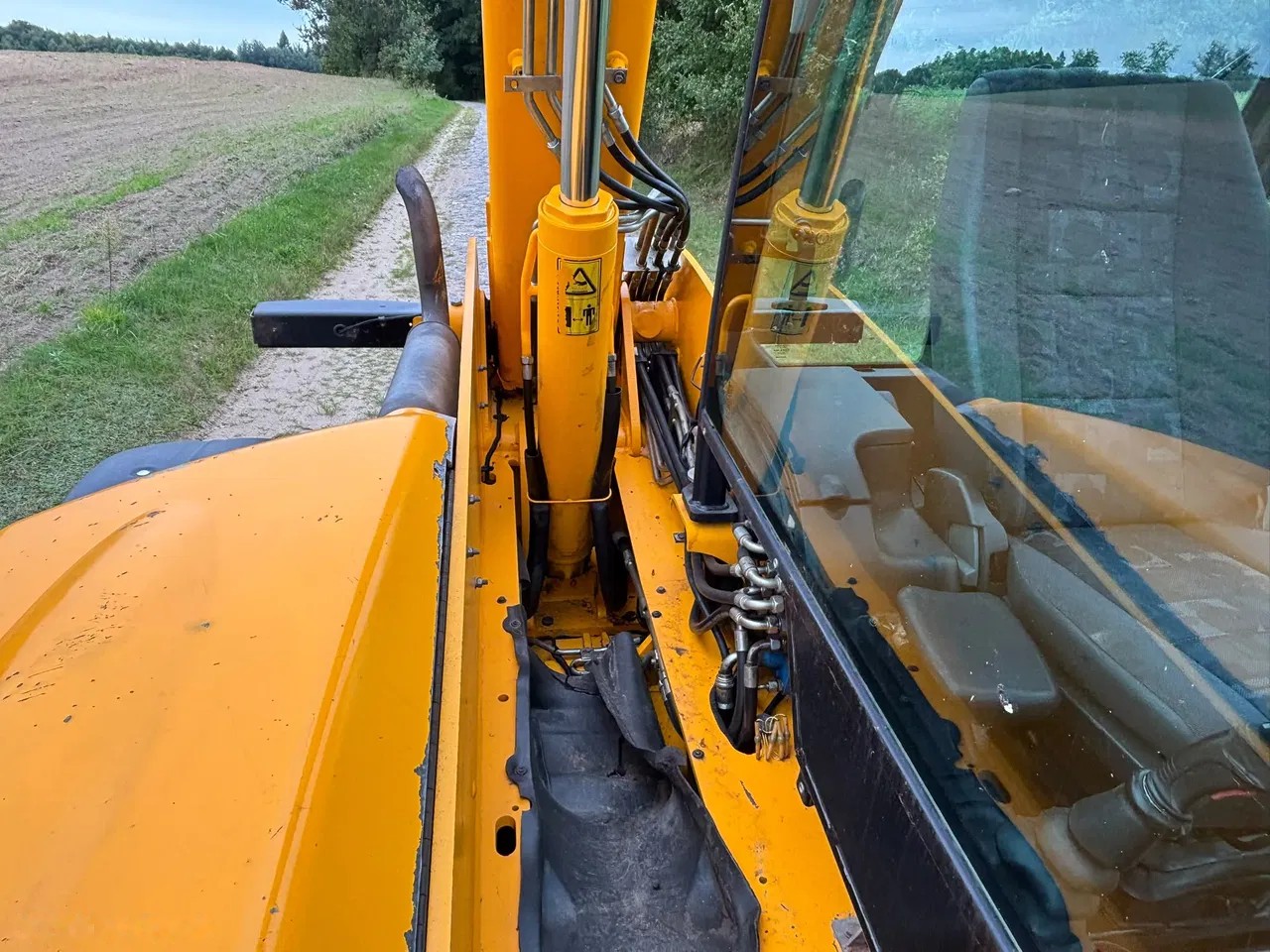 2004 JCB, 77 002 mth, dovoz Skladem v EU — foto 9 z 18