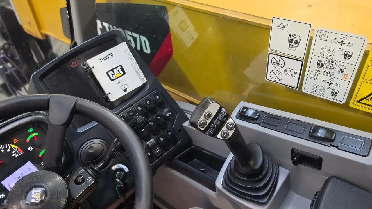 2018 Caterpillar TH, 4 500 mth, dovoz Skladem v EU — foto 3 z 12