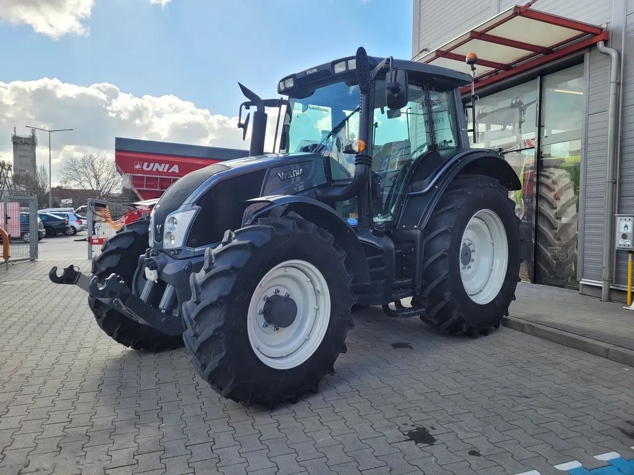 2014 Valtra N103.4, 3 500 mth, dovoz Skladem v EU — foto 1