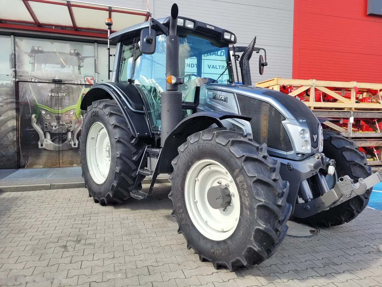 2014 Valtra N103.4, 3 500 mth, dovoz Skladem v EU — foto 2 z 18