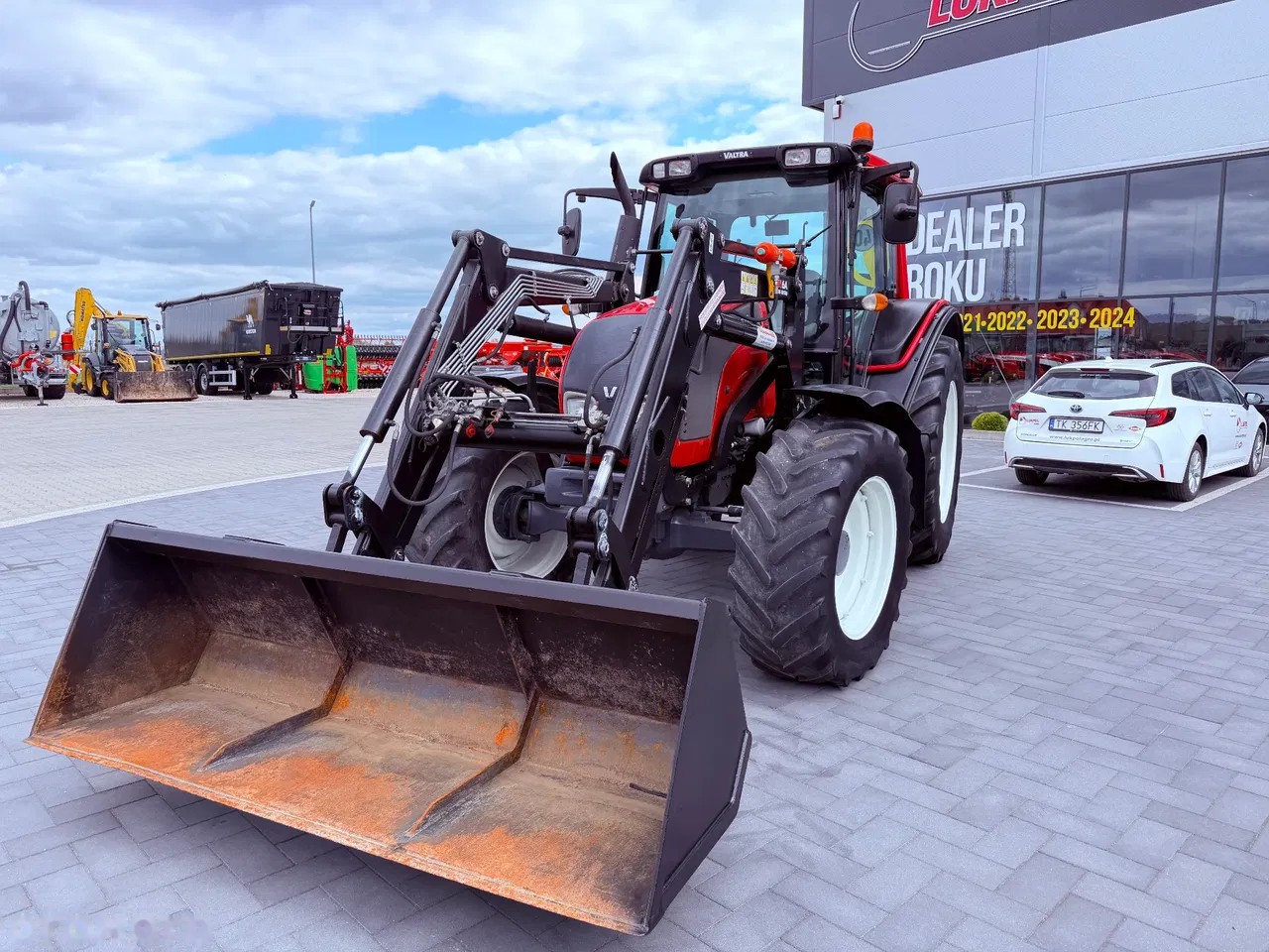2013 Valtra, 4 100 mth, dovoz Skladem v EU — foto 10 z 12