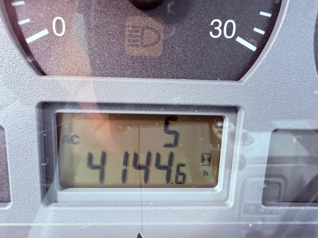 2013 Valtra, 4 100 mth, dovoz Skladem v EU — foto 12 z 12