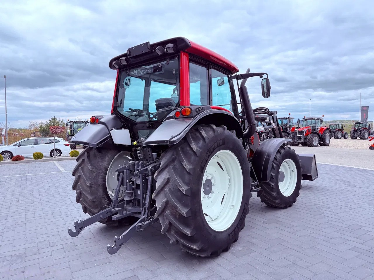 2013 Valtra, 4 100 mth, dovoz Skladem v EU — foto 4 z 12