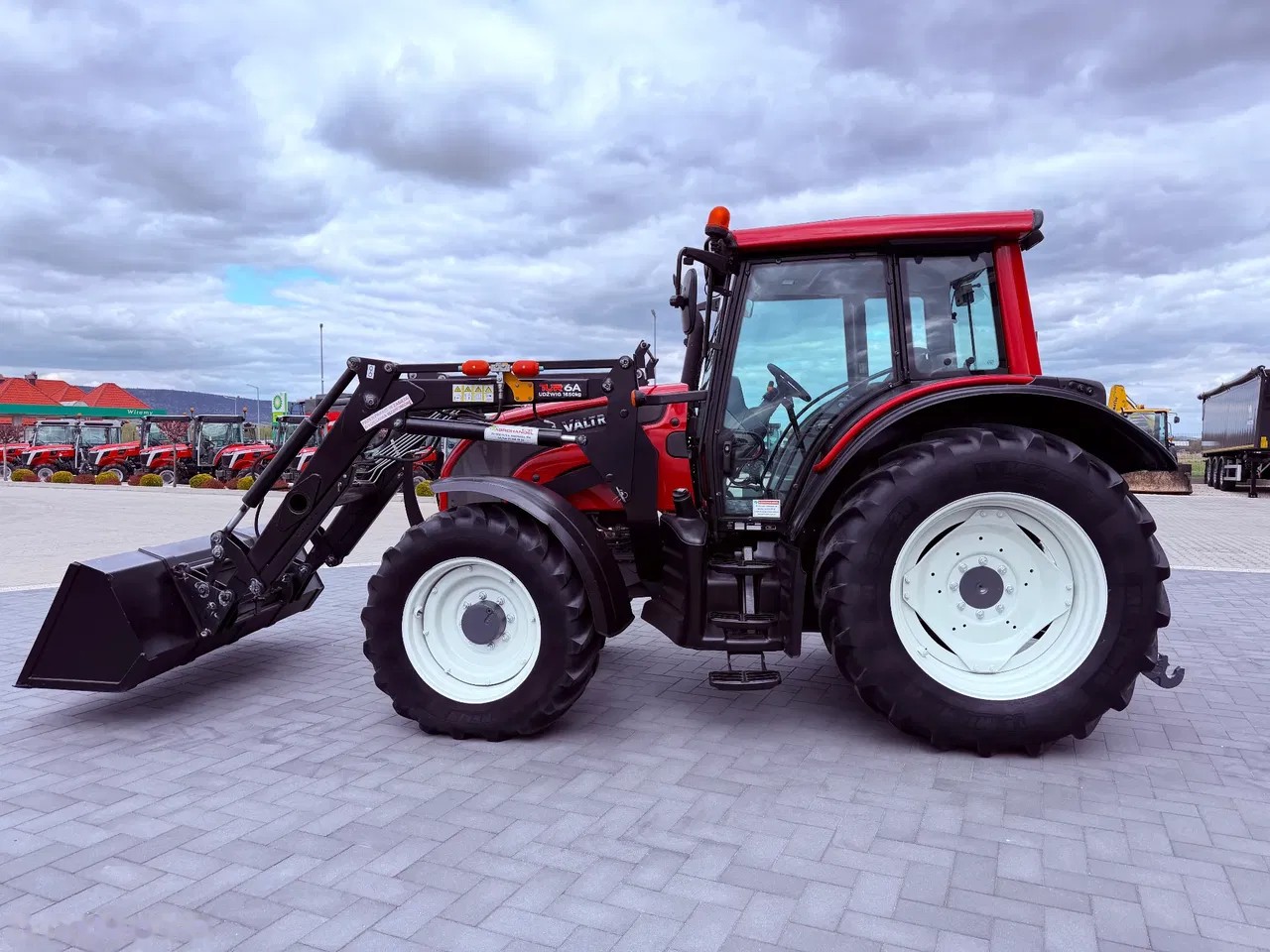 2013 Valtra, 4 100 mth, dovoz Skladem v EU — foto 6 z 12
