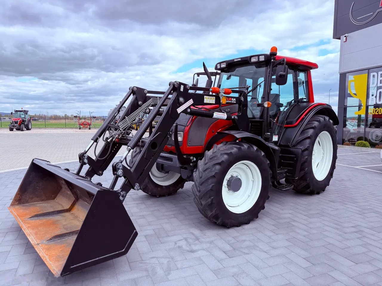 2013 Valtra, 4 100 mth, dovoz Skladem v EU — foto 7 z 12