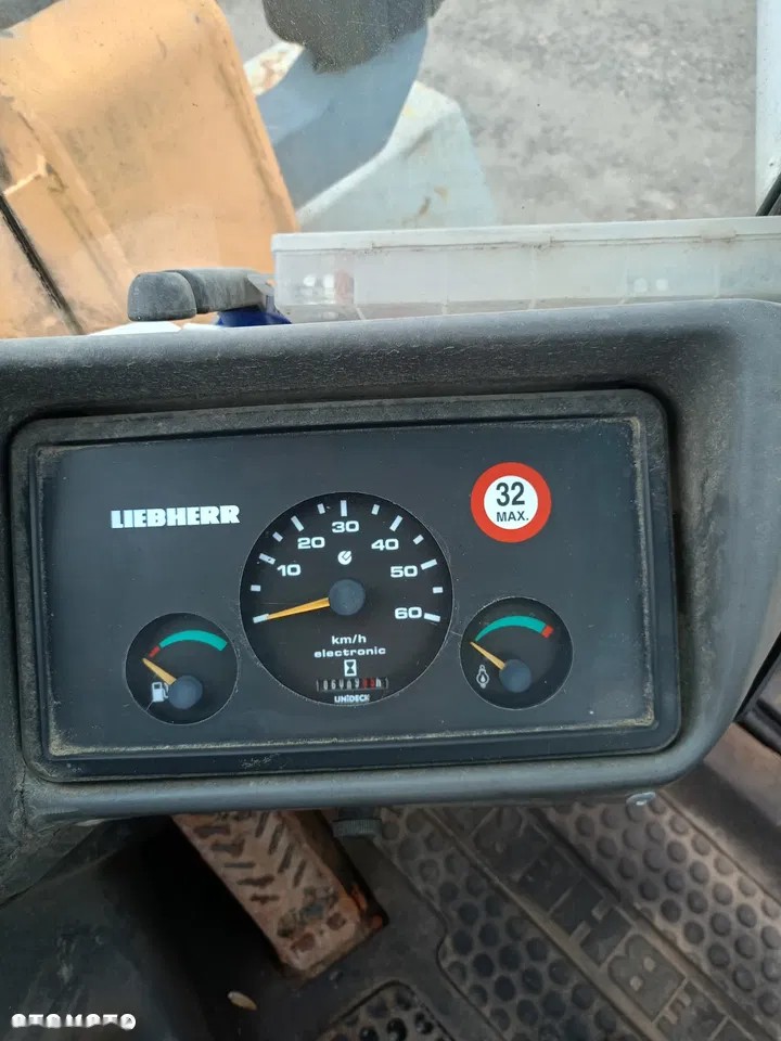 2000 Libherr 522, 6 000 mth, dovoz Skladem v EU — foto 10 z 19