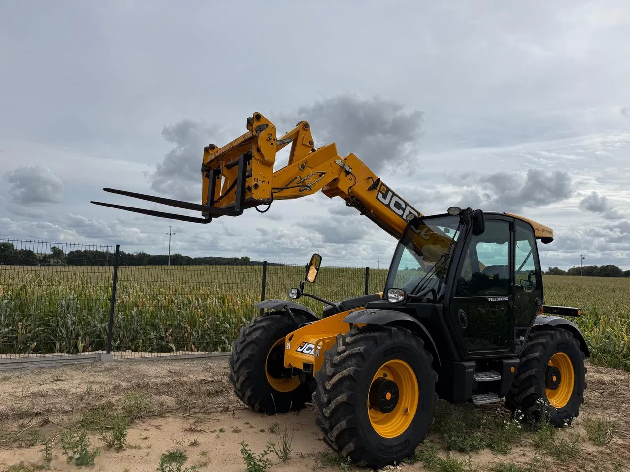 2011 JCB TELESKOPICKÝ, 6 800 mth, dovoz Skladem v EU — foto 4 z 13