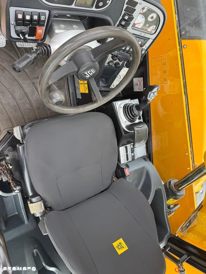 2011 JCB TELESKOPICKÝ, 6 800 mth, dovoz Skladem v EU — foto 7 z 13